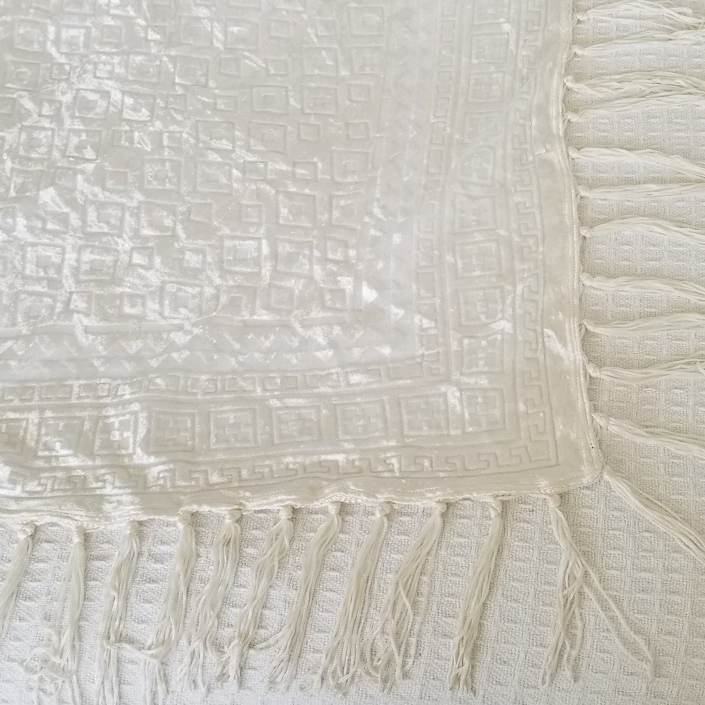 NWT Urban Outfitters Sun/Window Shade Off White Sheer Pattern